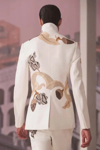 Look 17